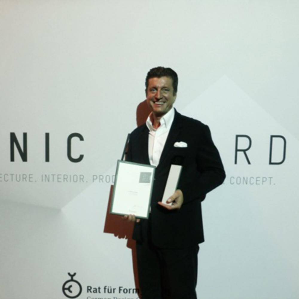 DANIA gewinnt den begehrten ICONIC AWARD