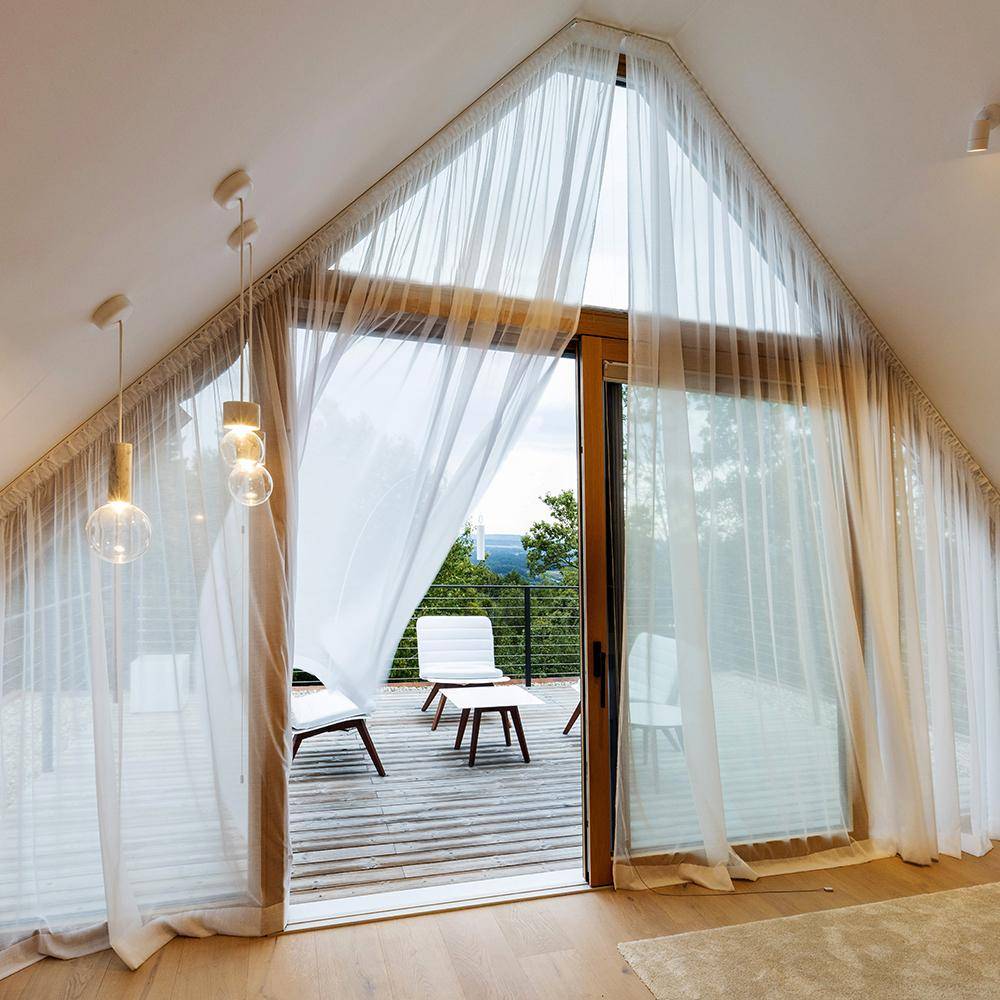 Altes restauriertes Winzerhaus in der steirischen Hügellandschaft