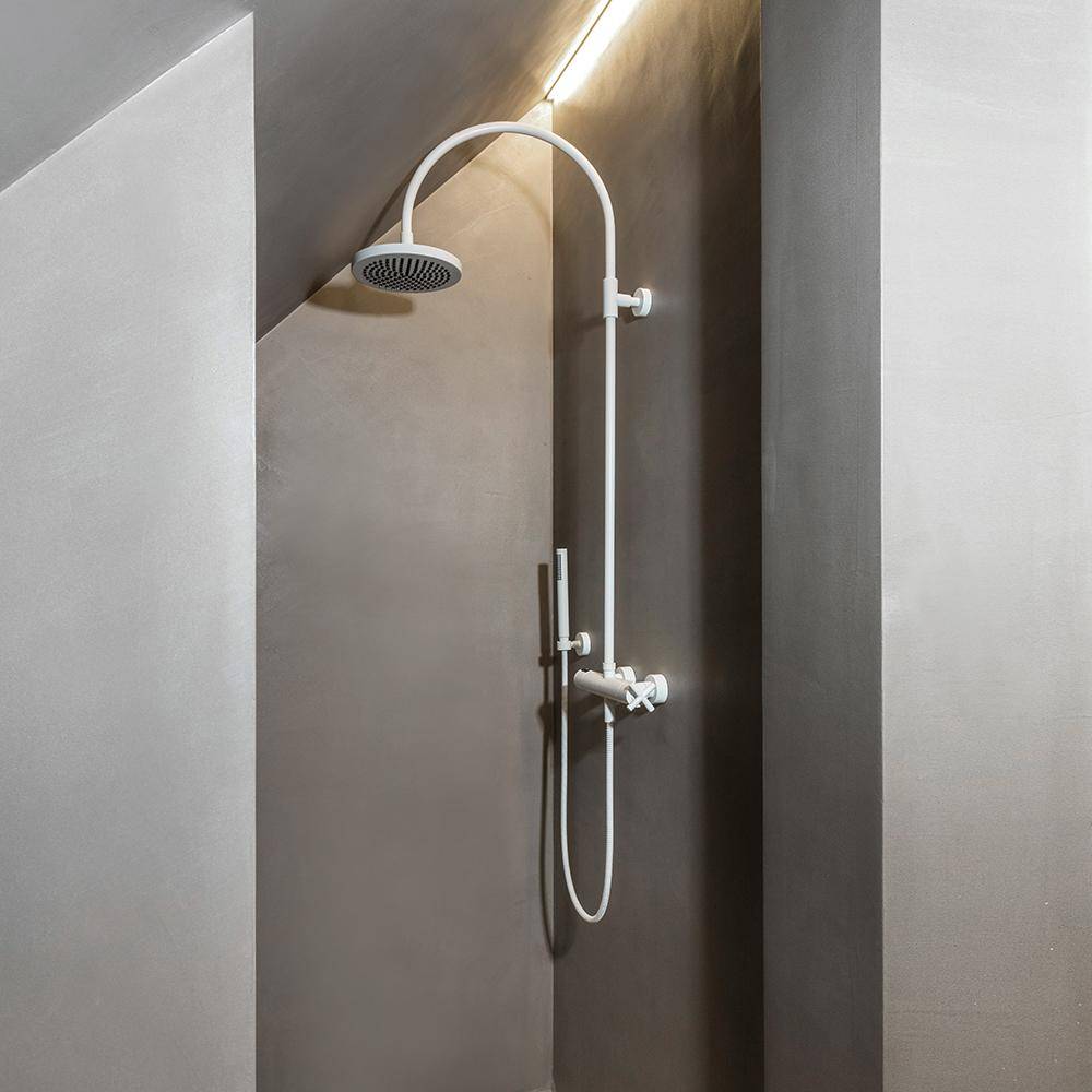 Altes restauriertes Winzerhaus in der steirischen Hügellandschaft