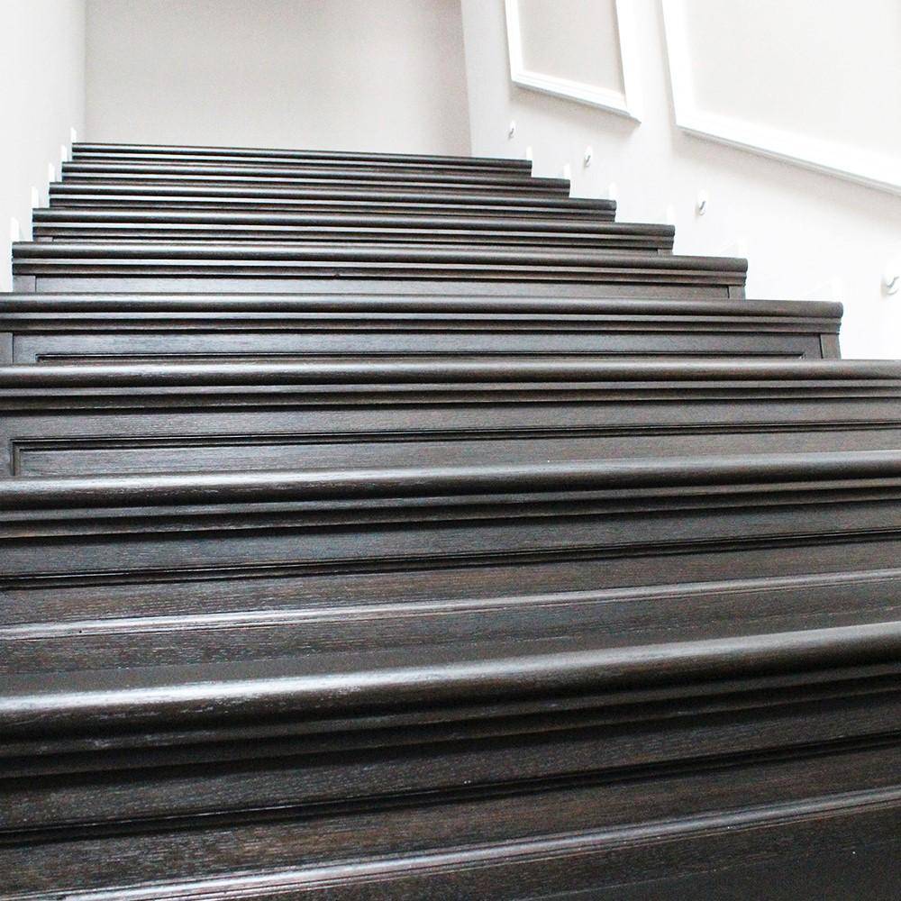 Geschichtsträchtiges Schloss am See