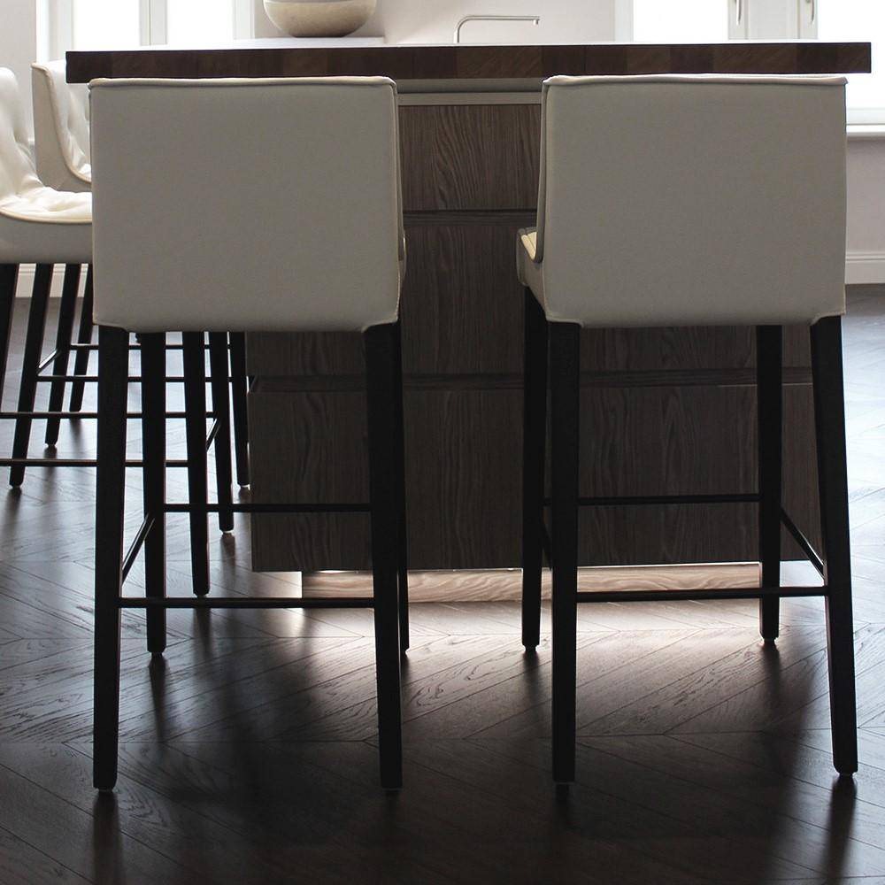 Geschichtsträchtiges Schloss am See