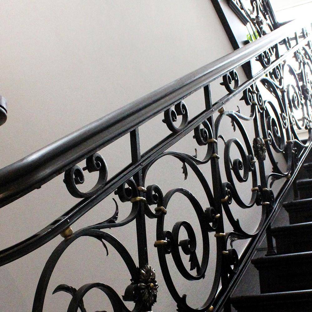 Geschichtsträchtiges Schloss am See