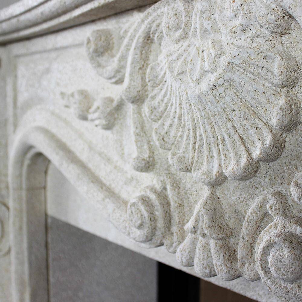 Geschichtsträchtiges Schloss am See