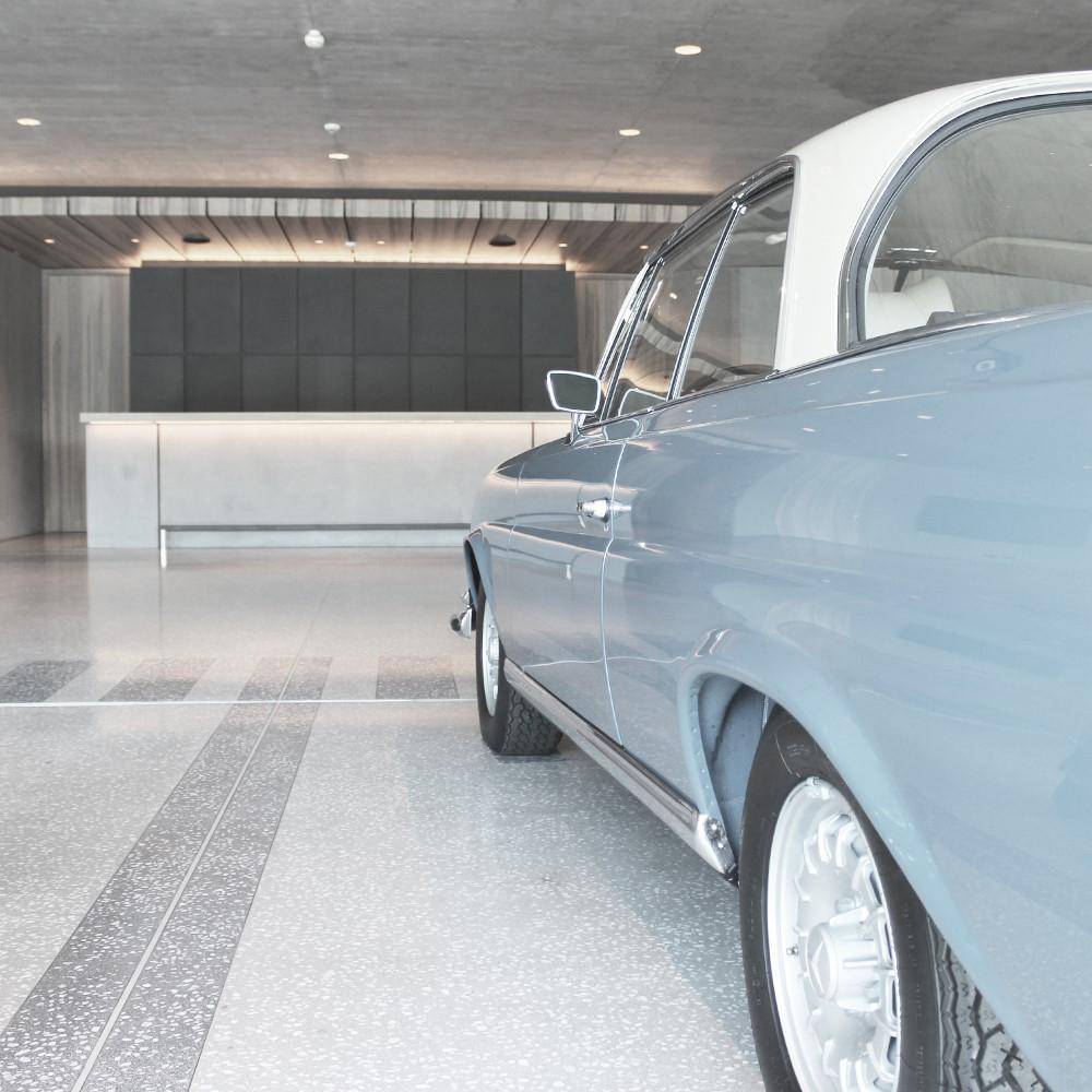 Modernes Wohnhaus am See