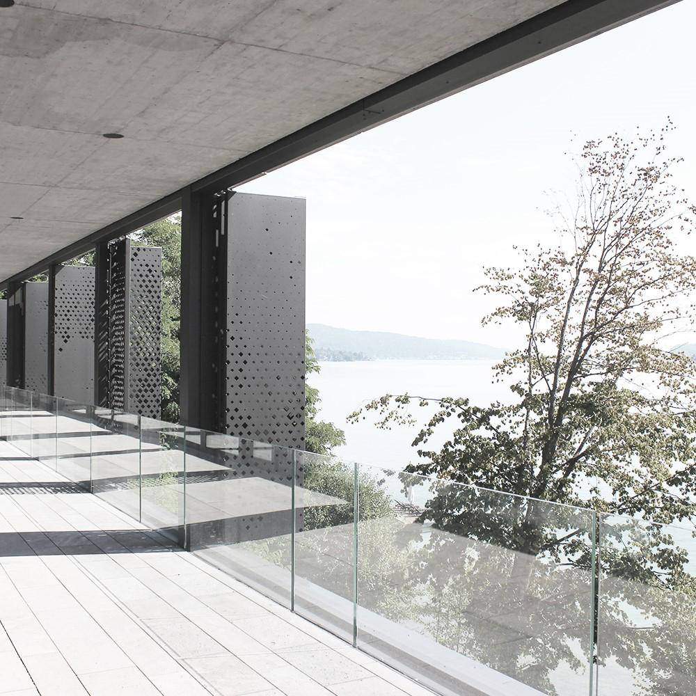 Modernes Wohnhaus am See