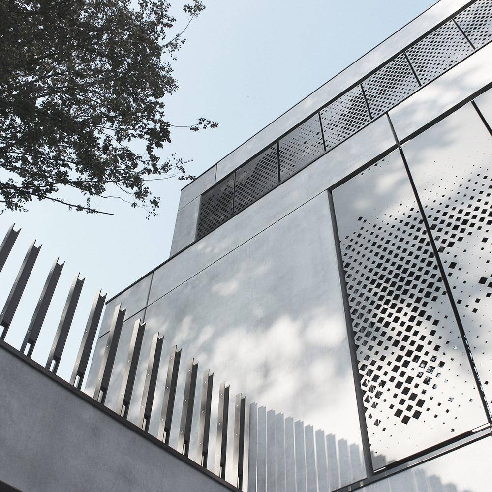 Modernes Wohnhaus am See