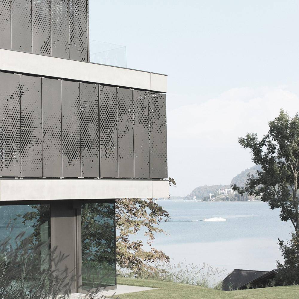 Modernes Wohnhaus am See