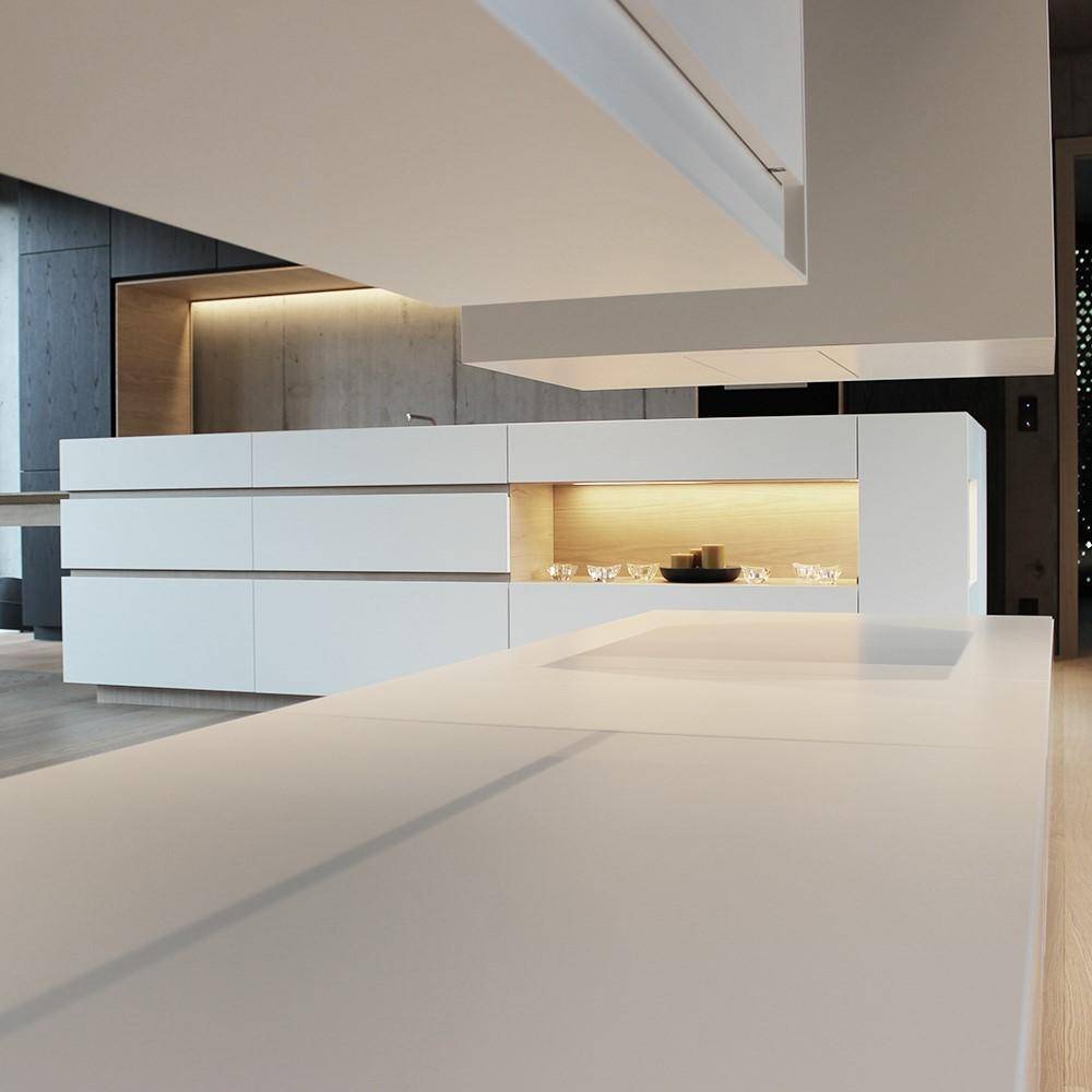 Schlichtes Haus am See