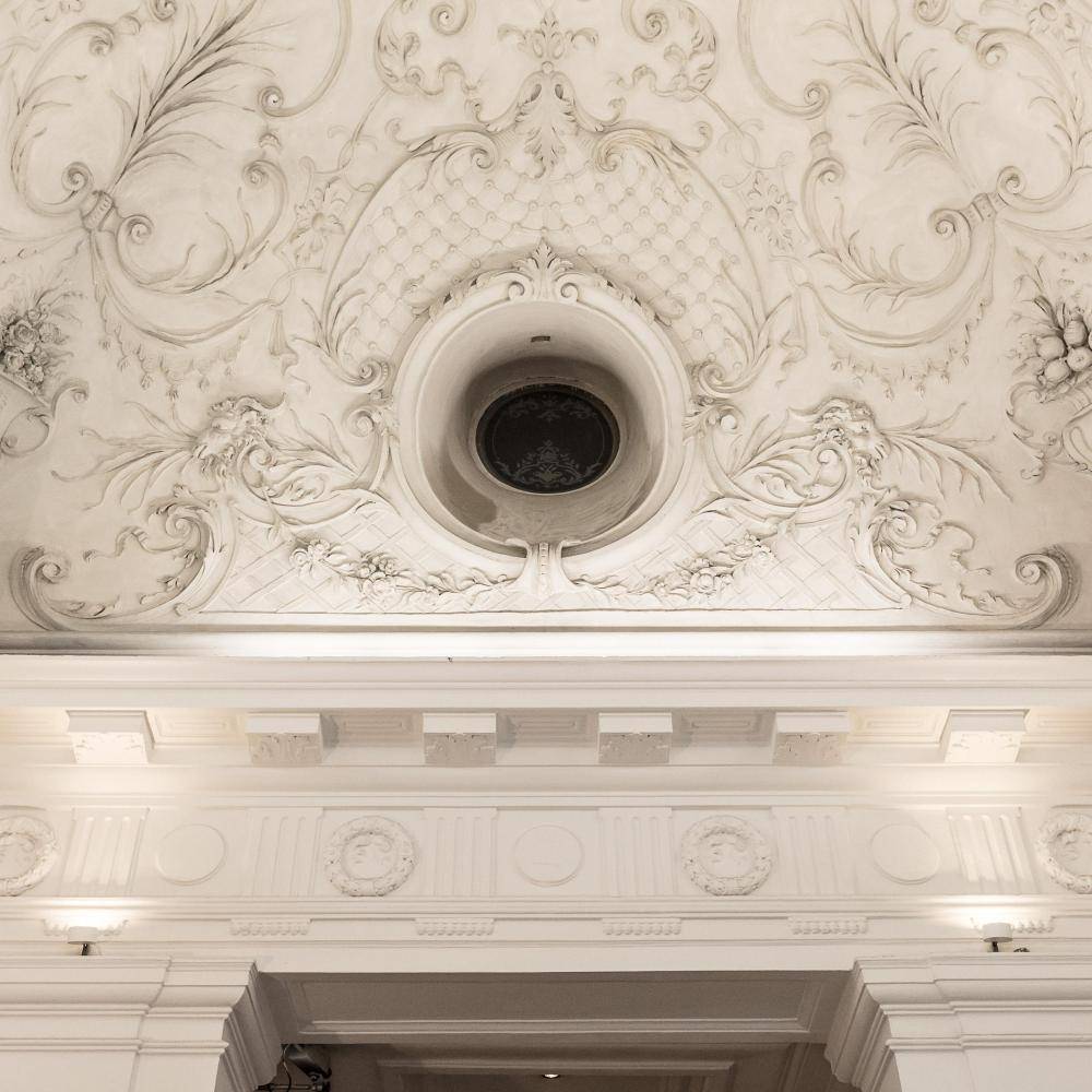 Stucksanierung und Rekonstruktion in einem Otto Wagner Haus