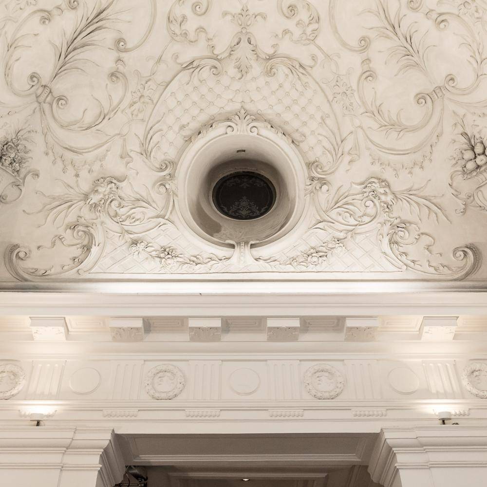 Stucksanierung und Rekonstruktion in einem Otto Wagner Haus