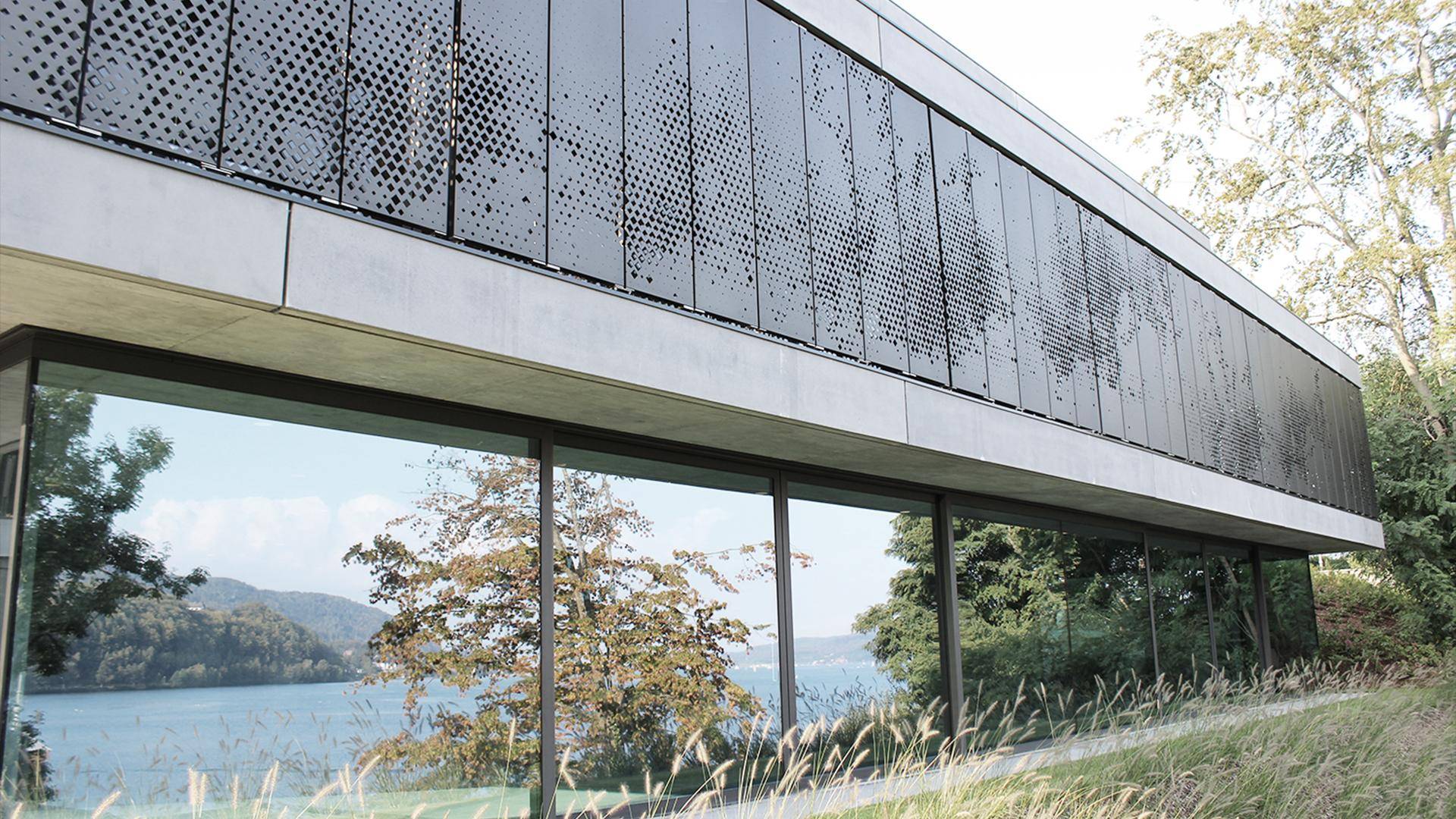 Modernes Wohnhaus am See