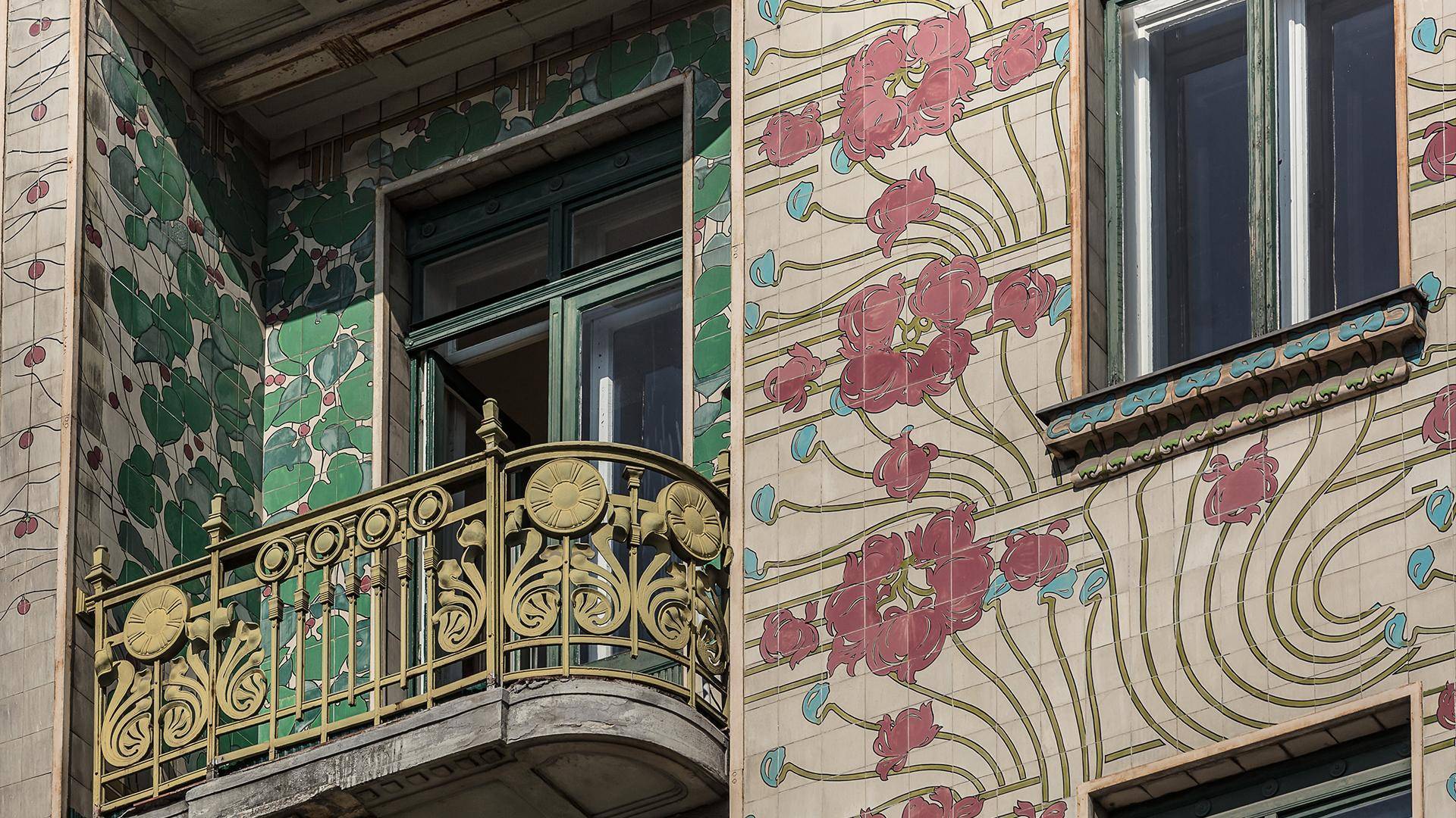 Teilrestaurierung der Fassade des Majolikahauses von Otto Wagner
